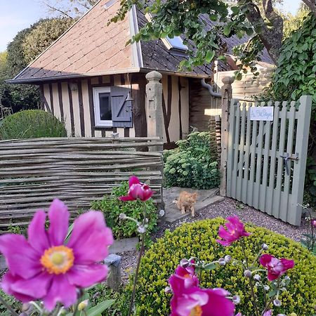 Au P'Tit Jardin Saint-Sylvestre-de-Cormeilles Exterior foto